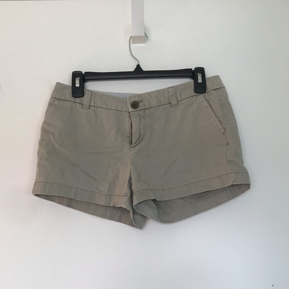 Kaki shorts